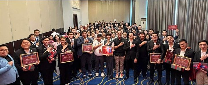 GABAY Visayas graduates with their plaques